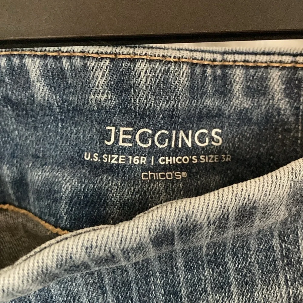 Chico's Blue Straight Leg Jeans leggings with Pinstripe Detail NEW size 3R / 16 - Picture 2 of 12